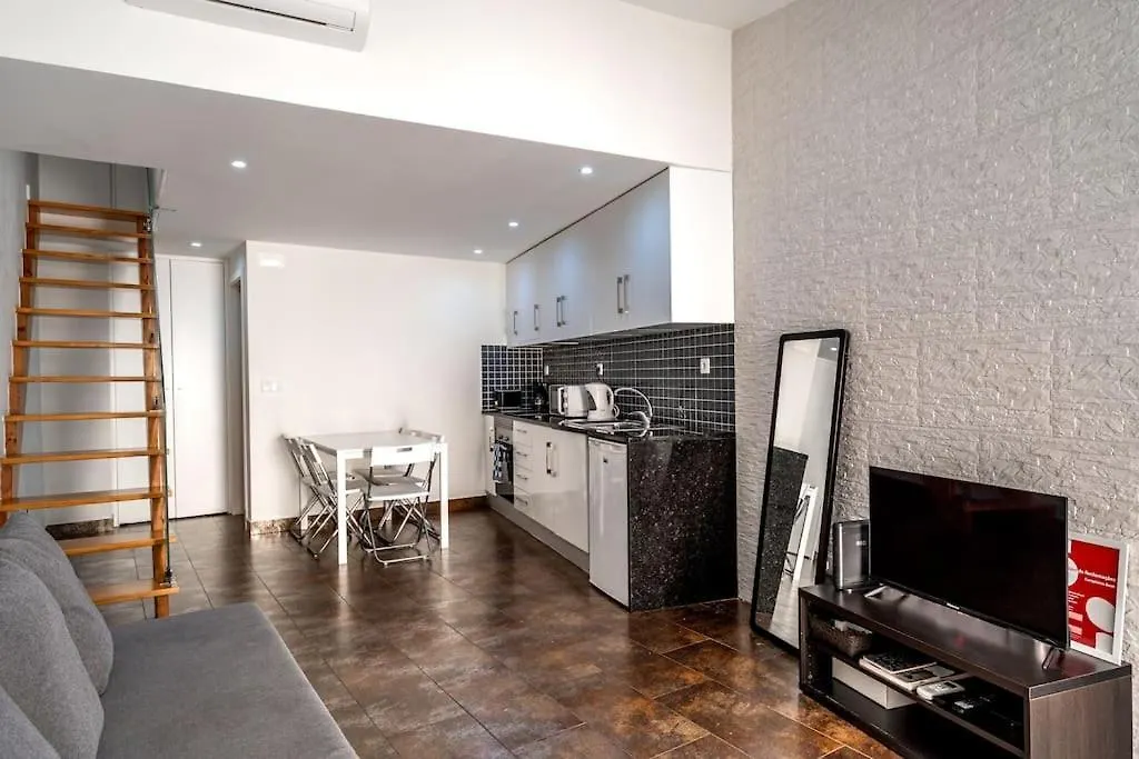 Appartement Cozy Ground Floor Studio With Ac And Loft Bedroom Lisboa
